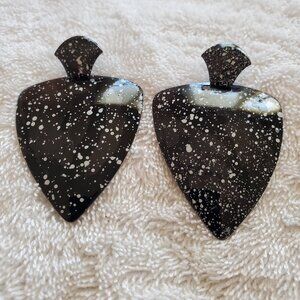 Black pair of pierced earrings wt 14grams, good condition , item # A-44